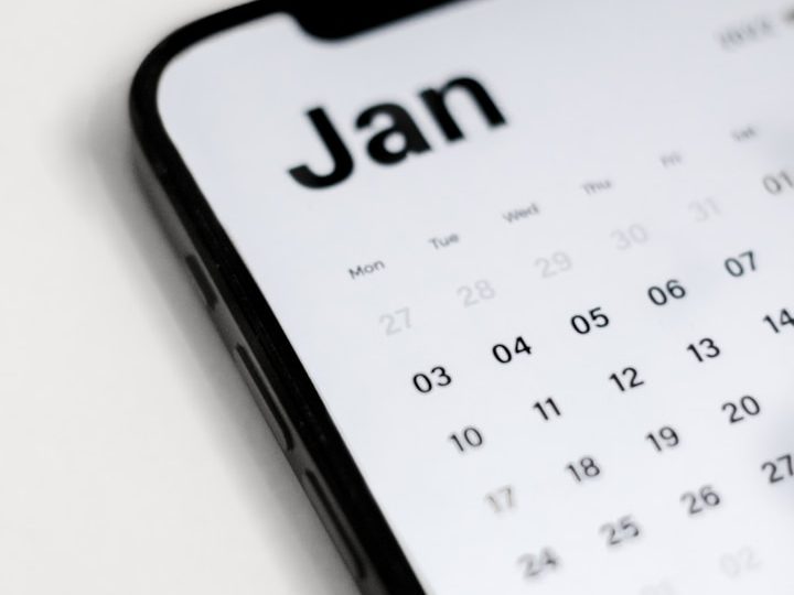 Kalenderblatt mit dem Monat Januar und einigen datierten Tagen.